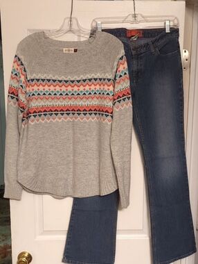 *Outfit* Mossimo Boot Cut Blue Jeans (11) And S.O. Sweater (XL)